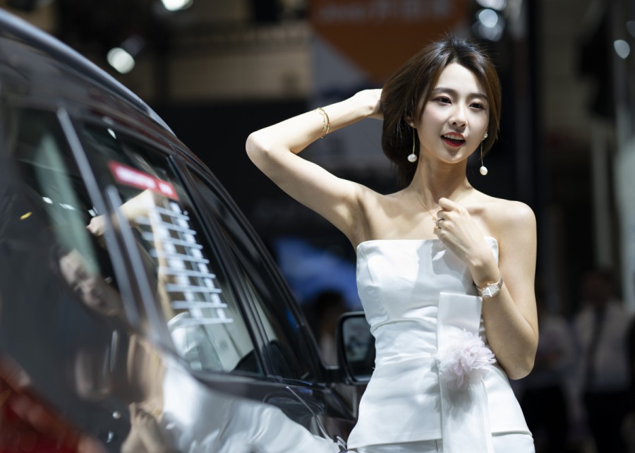 斩获2亿+美元票房，《痴迷》《后室》让Z世代“教育”好莱坞？