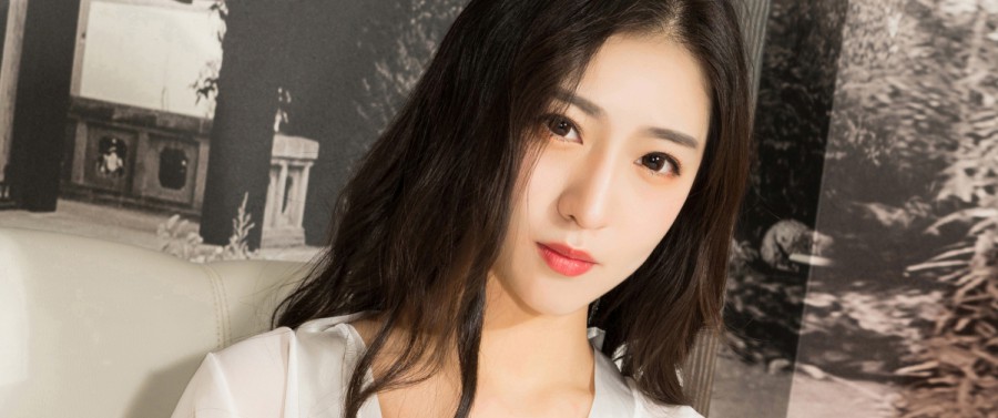 这部喜剧的女主角，终于不用再当“沙包”了